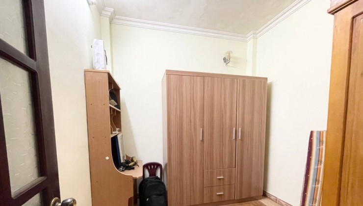 Cần Cho _thuê nhà riêng ngõ Khâm Thiên, Đống Đa, DT 30m - 4 tầng, 3 ngủ, 2 WC, full đồ, giá 11 triệu